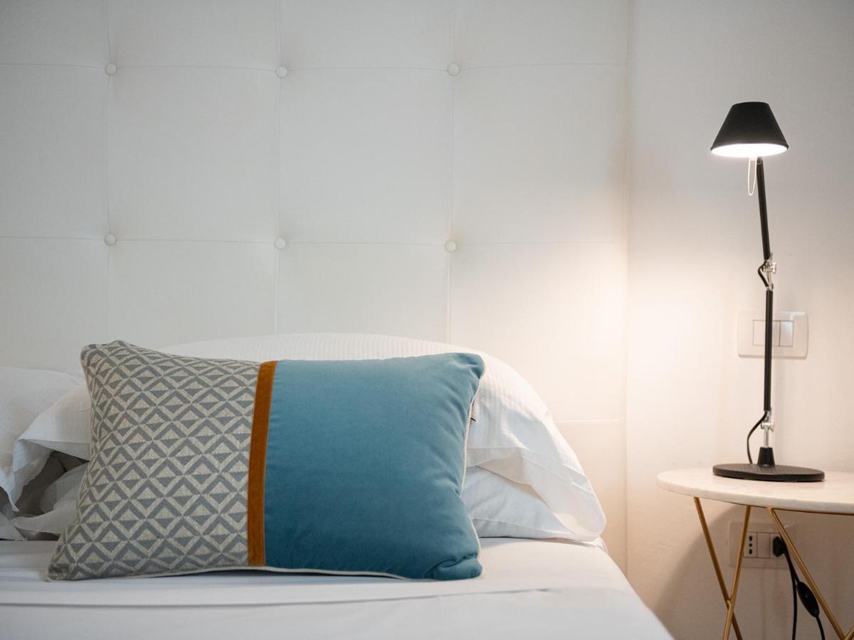 Pley Boutique Del Centro Hotell Cagliari Exteriör bild